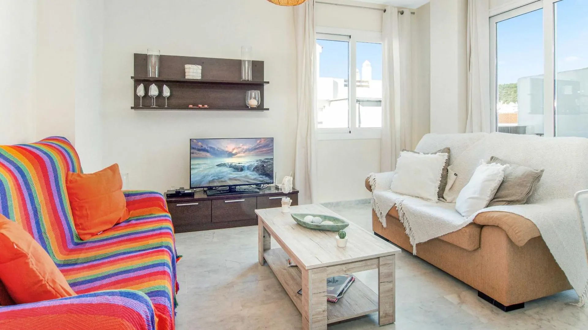 Appartement 2060-Newly Furnished 2 Bedrooms Apt With Golf Estepona Spanje
