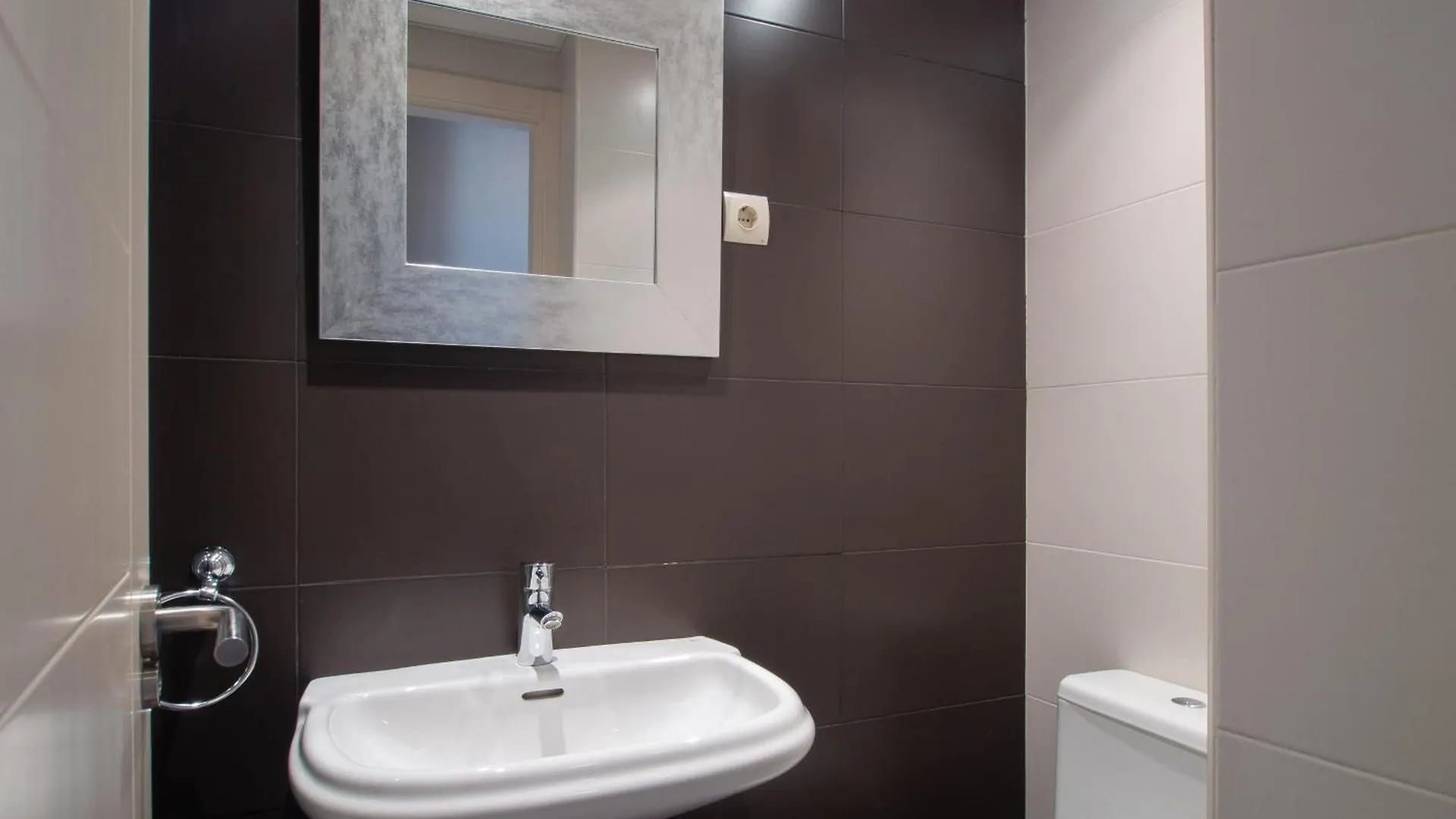 2060-Newly Furnished 2 Bedrooms Apt With Golf Estepona Appartement