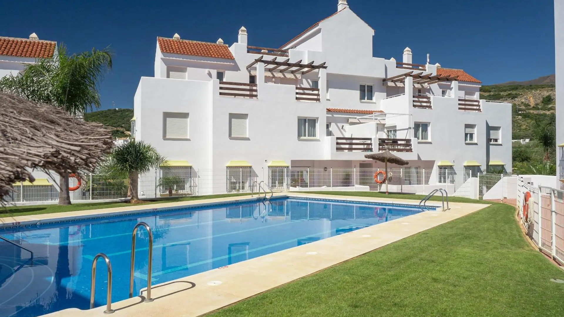 2060-Newly Furnished 2 Bedrooms Apt With Golf Estepona